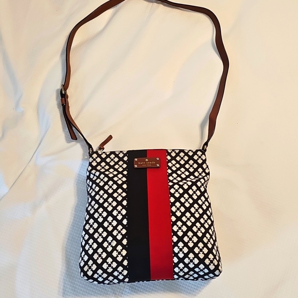 Kate Spade Victoria Classic Spade Swing Crossbody Bag